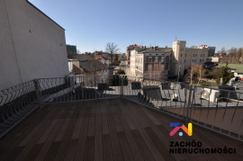Atrakcyjny apartament z tarasem w centrum
